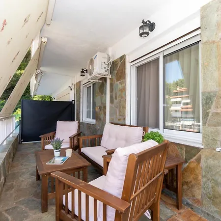 Daire Silvia's Haus Neos Marmaras