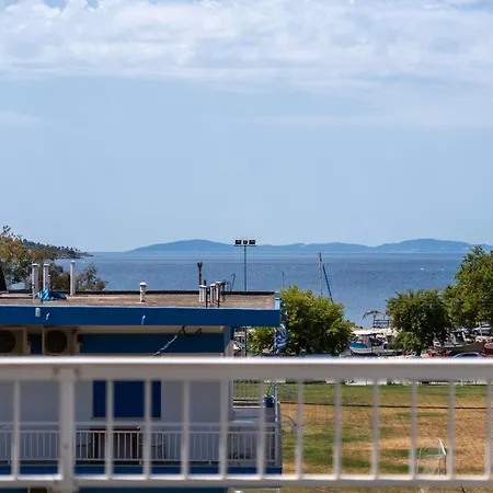 Silvia's Haus Daire Neos Marmaras