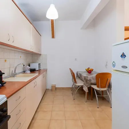 Silvia's Haus Daire Neos Marmaras